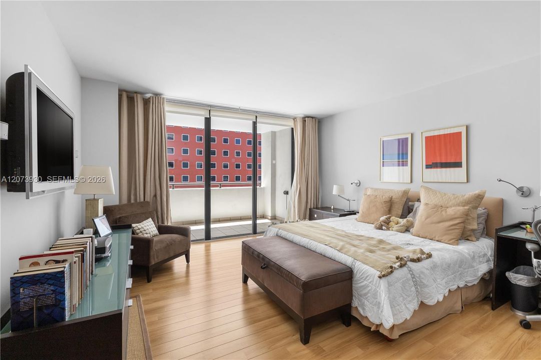 For Sale: $1,099,000 (2 beds, 2 baths, 1895 Square Feet)