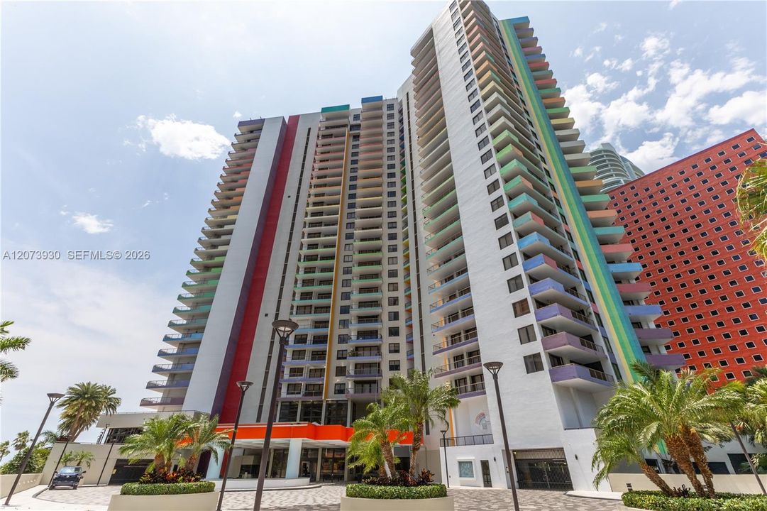 For Sale: $1,099,000 (2 beds, 2 baths, 1895 Square Feet)
