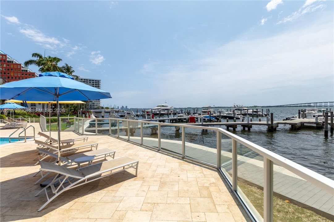 For Sale: $1,099,000 (2 beds, 2 baths, 1895 Square Feet)