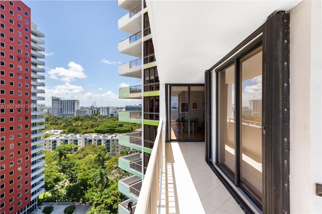 For Sale: $1,099,000 (2 beds, 2 baths, 1895 Square Feet)