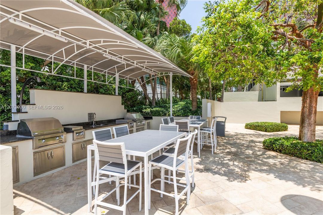 For Sale: $1,099,000 (2 beds, 2 baths, 1895 Square Feet)