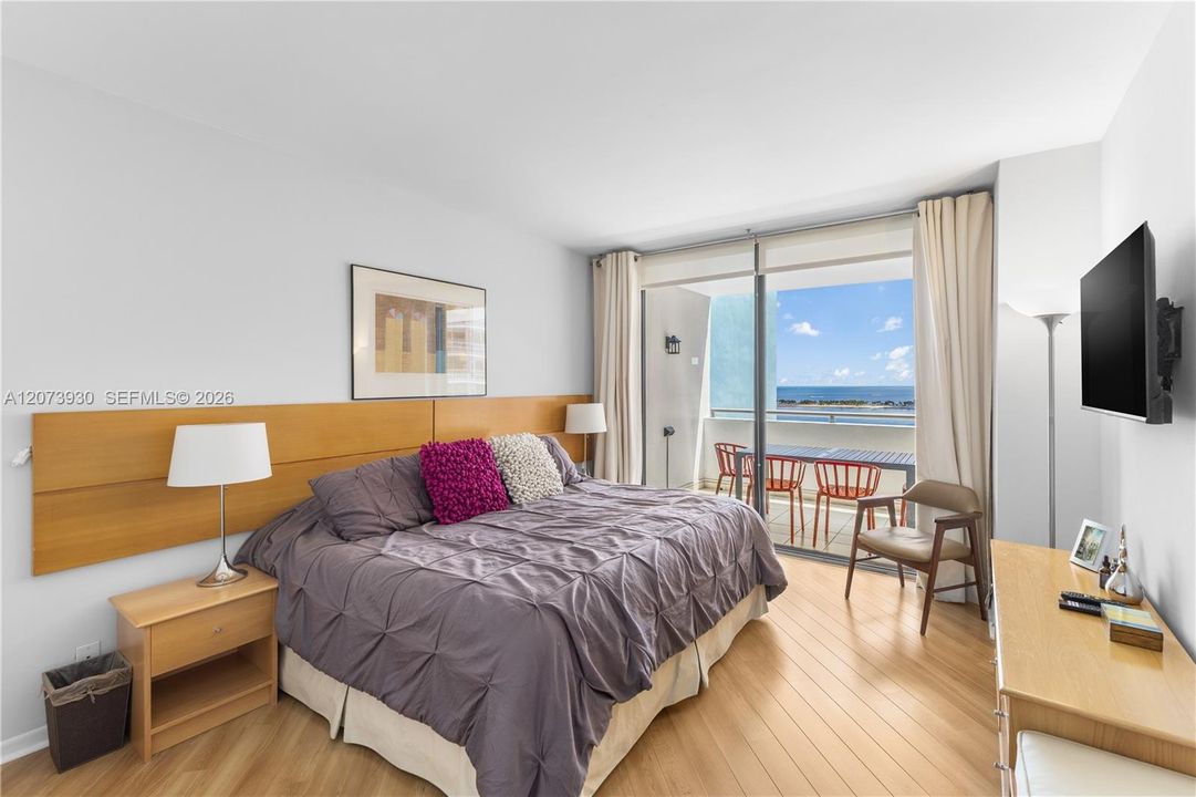 For Sale: $1,099,000 (2 beds, 2 baths, 1895 Square Feet)