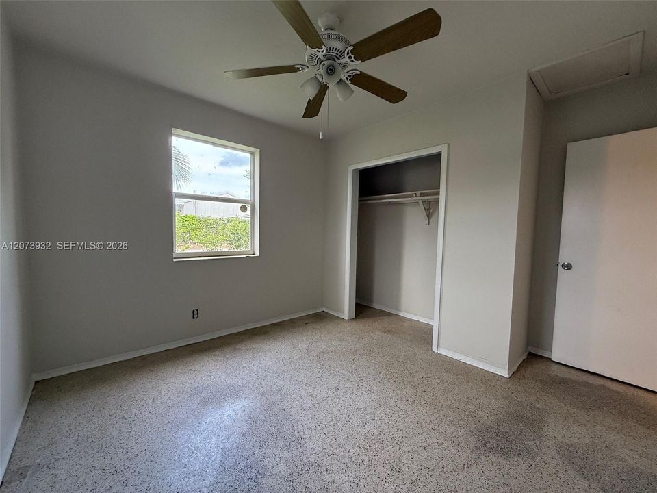 For Rent: $1,950 (2 beds, 1 baths, 1605 Square Feet)