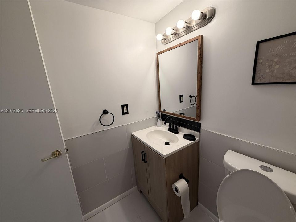 For Rent: $1,875 (2 beds, 2 baths, 1252 Square Feet)