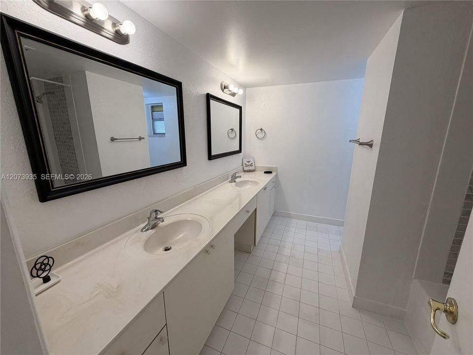 For Rent: $1,875 (2 beds, 2 baths, 1252 Square Feet)