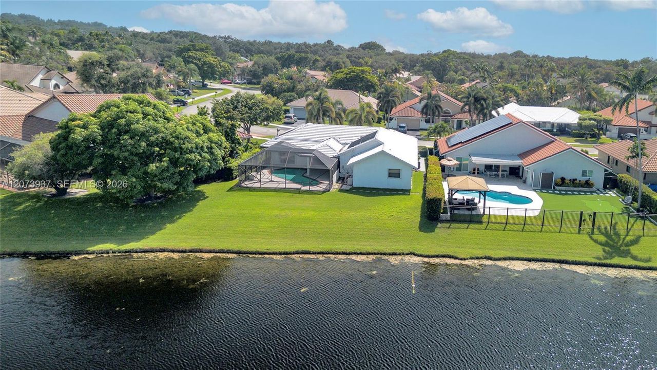 На продажу: $895,000 (4 спален, 2 ванн, 2104 Квадратных фут)