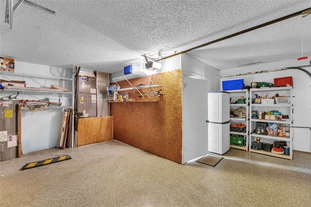 На продажу: $895,000 (4 спален, 2 ванн, 2104 Квадратных фут)