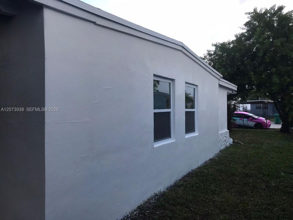 For Sale: $480,000 (4 beds, 2 baths, 1242 Square Feet)