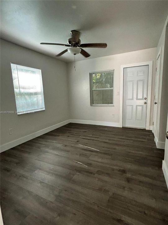 For Rent: $1,850 (1 beds, 1 baths, 1046 Square Feet)