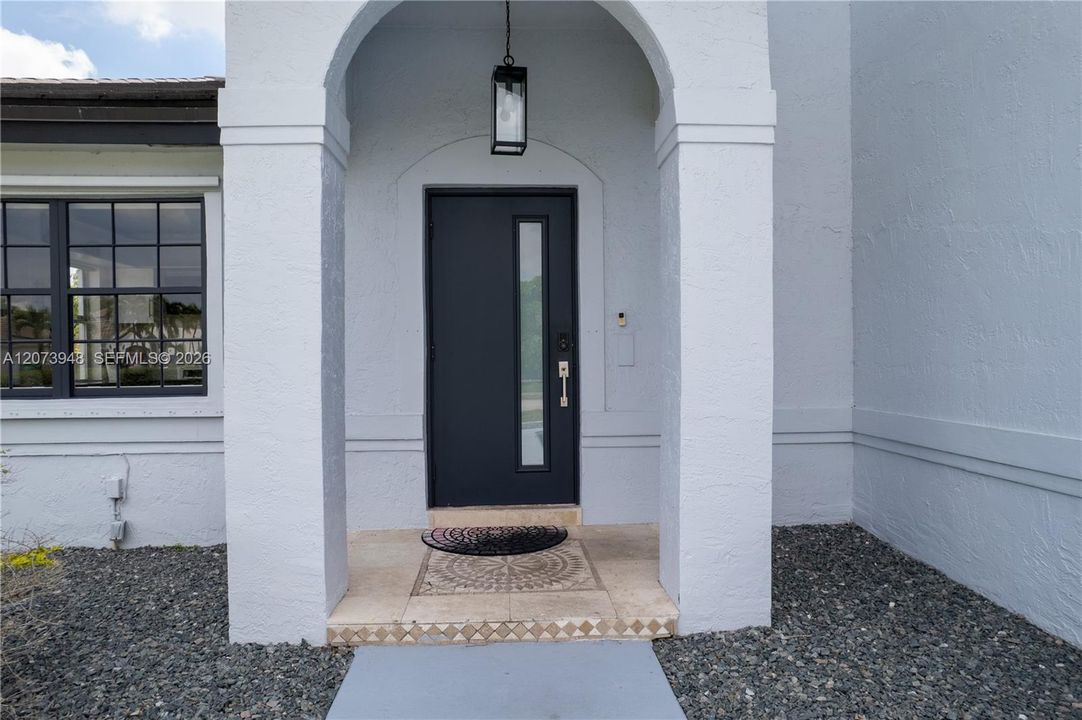 En Venta: $890,000 (4 camas, 2 baños, 2221 Pies cuadrados)