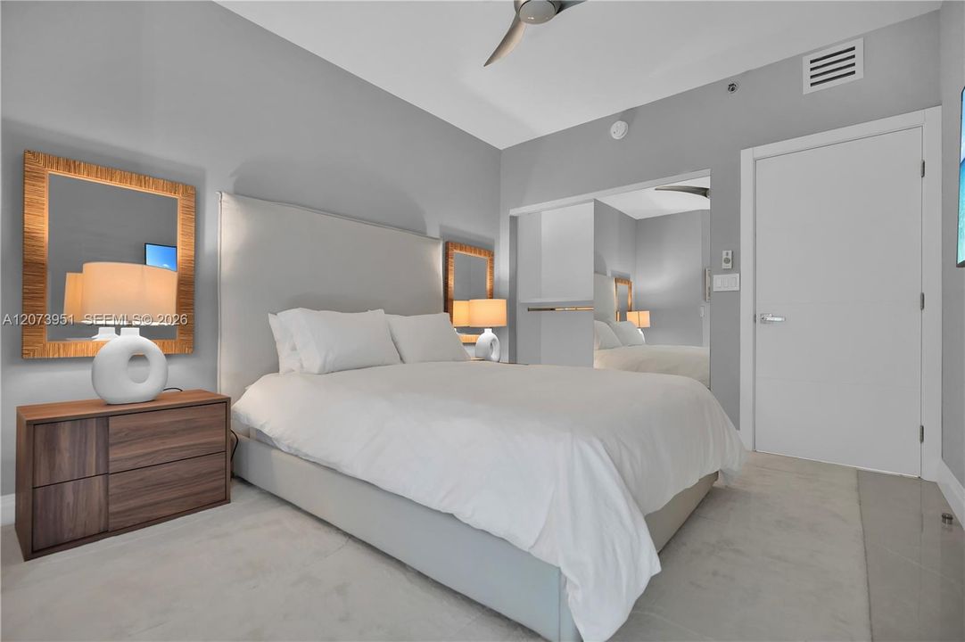 Second bedroom.