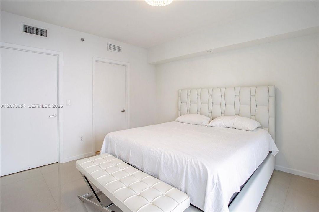 For Rent: $3,750 (1 beds, 1 baths, 816 Square Feet)