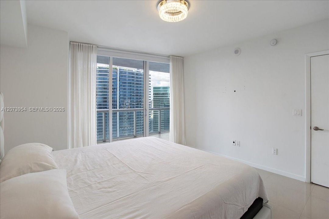 For Rent: $3,750 (1 beds, 1 baths, 816 Square Feet)