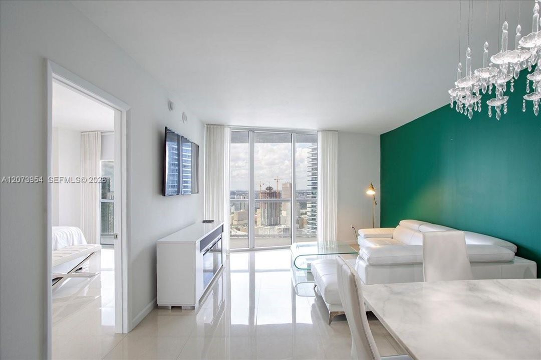 For Rent: $3,750 (1 beds, 1 baths, 816 Square Feet)