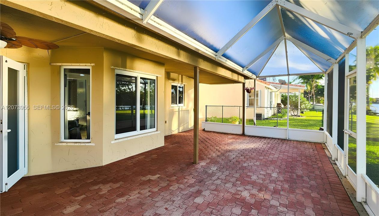 For Sale: $700,000 (4 beds, 2 baths, 2175 Square Feet)