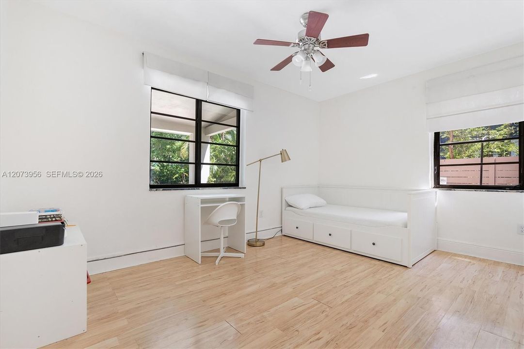 En Venta: $1,000,000 (3 camas, 2 baños, 1385 Pies cuadrados)