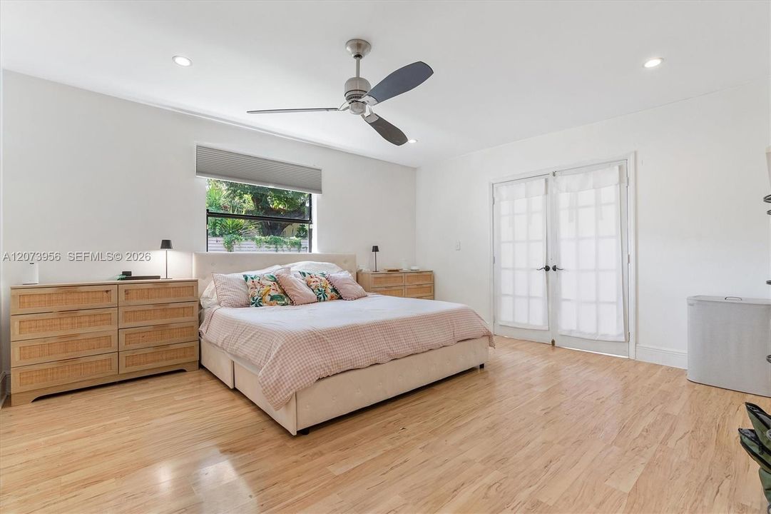 En Venta: $1,000,000 (3 camas, 2 baños, 1385 Pies cuadrados)