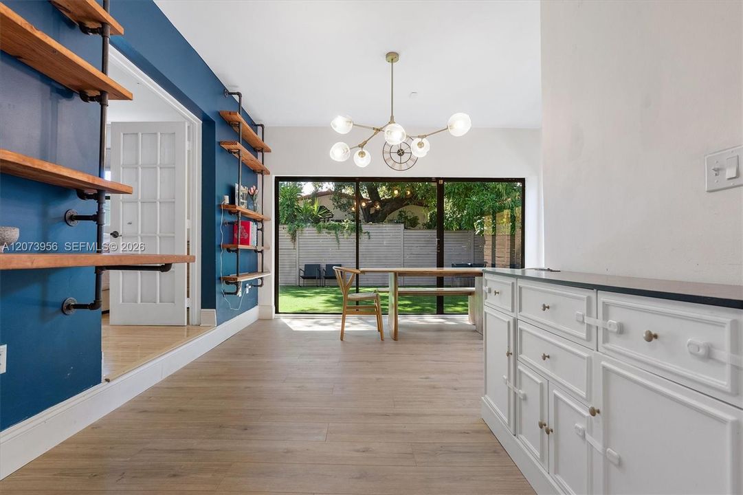 En Venta: $1,000,000 (3 camas, 2 baños, 1385 Pies cuadrados)