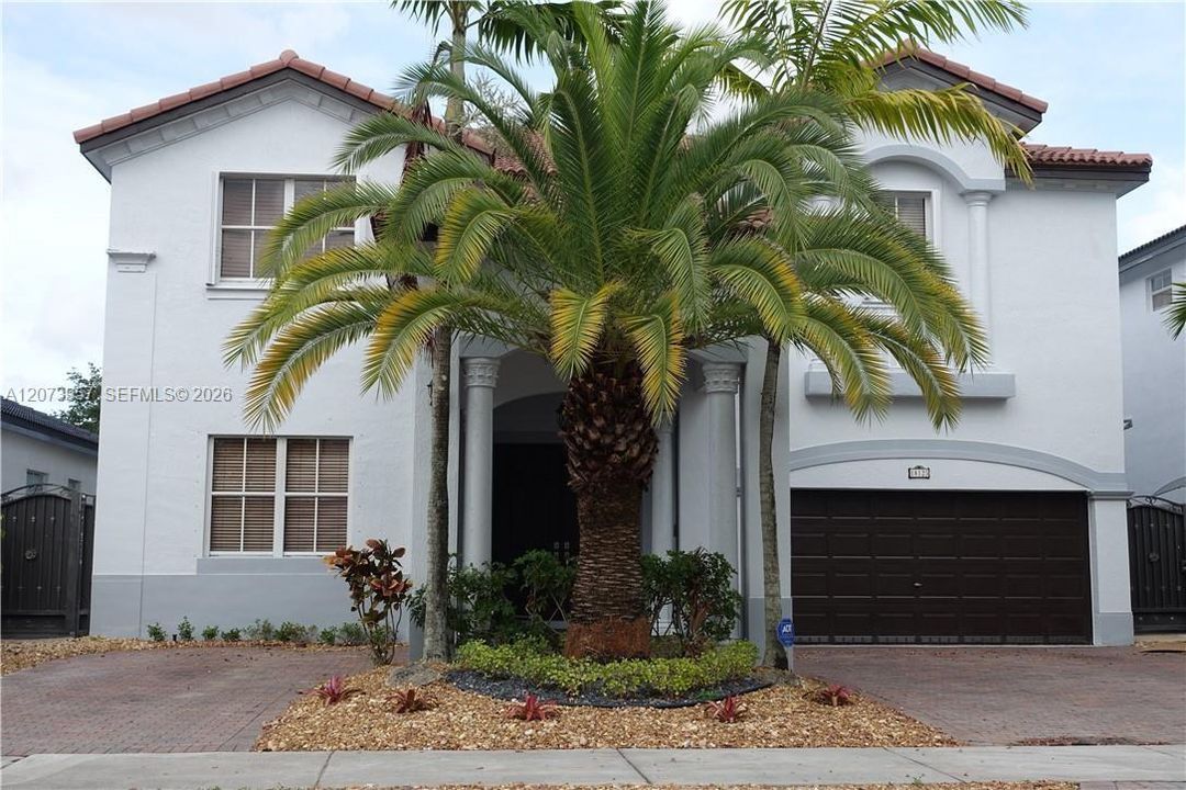 For Rent: $5,200 (4 beds, 4 baths, 2803 Square Feet)