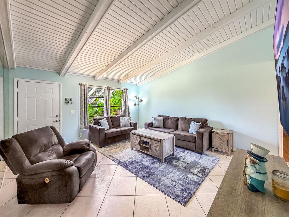 28-web-or-mls-JOY_052670