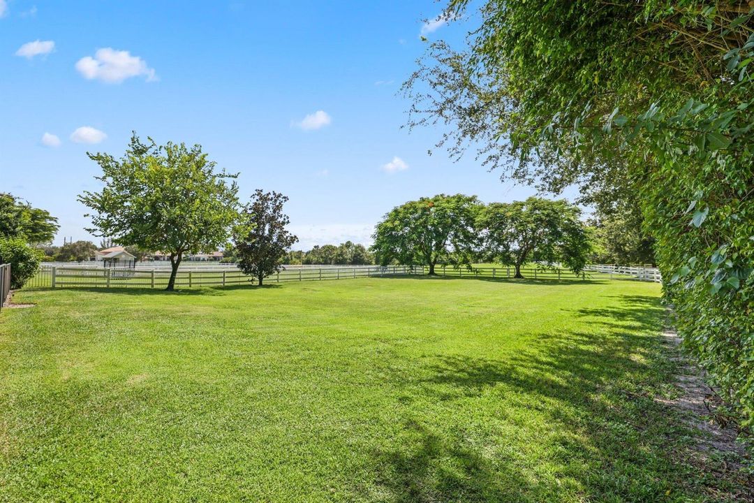 8977 Stone Pier Drive - 40.jpg-SMALL
