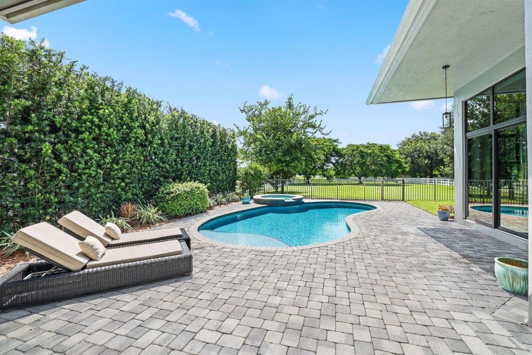 8977 Stone Pier Drive - 31.jpg-SMALL