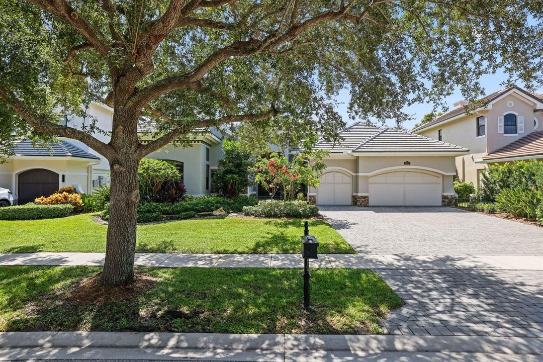 8977 Stone Pier Drive - 3.jpg-SMALL