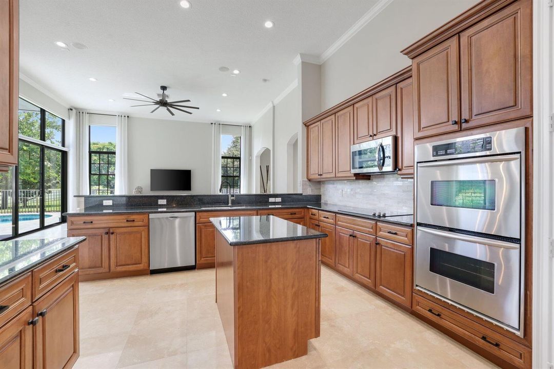 8977 Stone Pier Drive - 24.jpg-SMALL