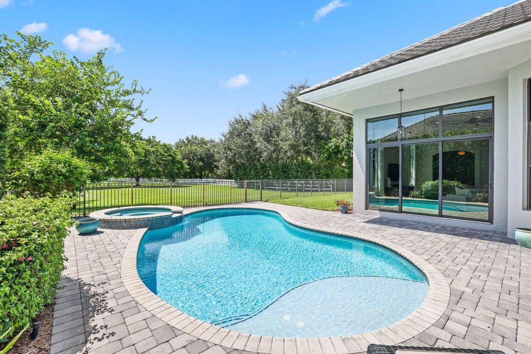 8977 Stone Pier Drive - 33.jpg-SMALL