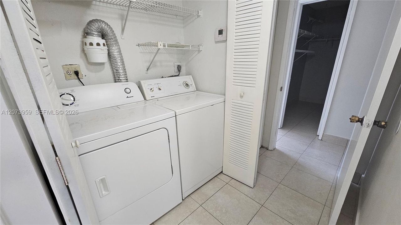 For Rent: $2,100 (2 beds, 2 baths, 866 Square Feet)