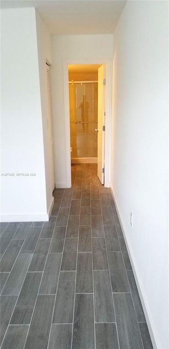 For Sale: $173,950 (1 beds, 1 baths, 740 Square Feet)