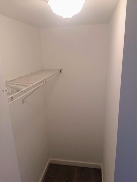 For Sale: $173,950 (1 beds, 1 baths, 740 Square Feet)