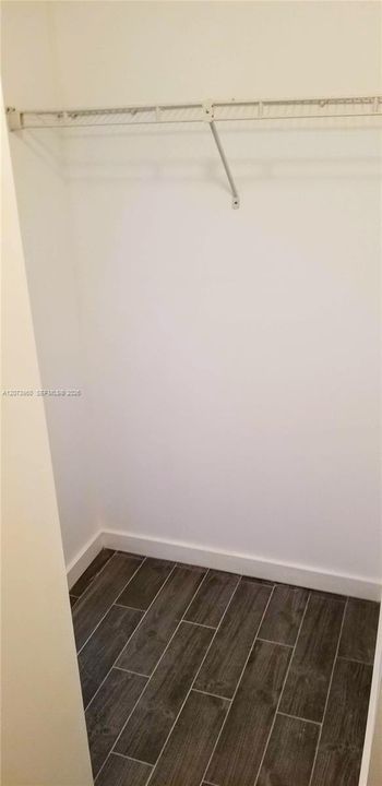 For Sale: $173,950 (1 beds, 1 baths, 740 Square Feet)