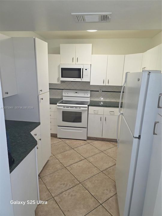 For Rent: $2,800 (2 beds, 2 baths, 1197 Square Feet)