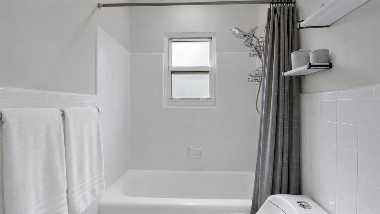 935 Chat guest bathroom shower