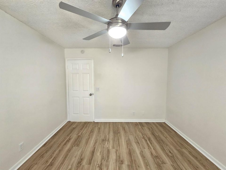 Bedroom 2 (2)