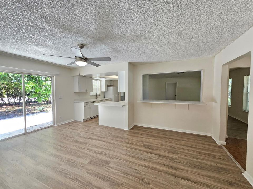 Family Room (1)