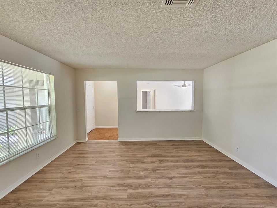 Living Room (2)