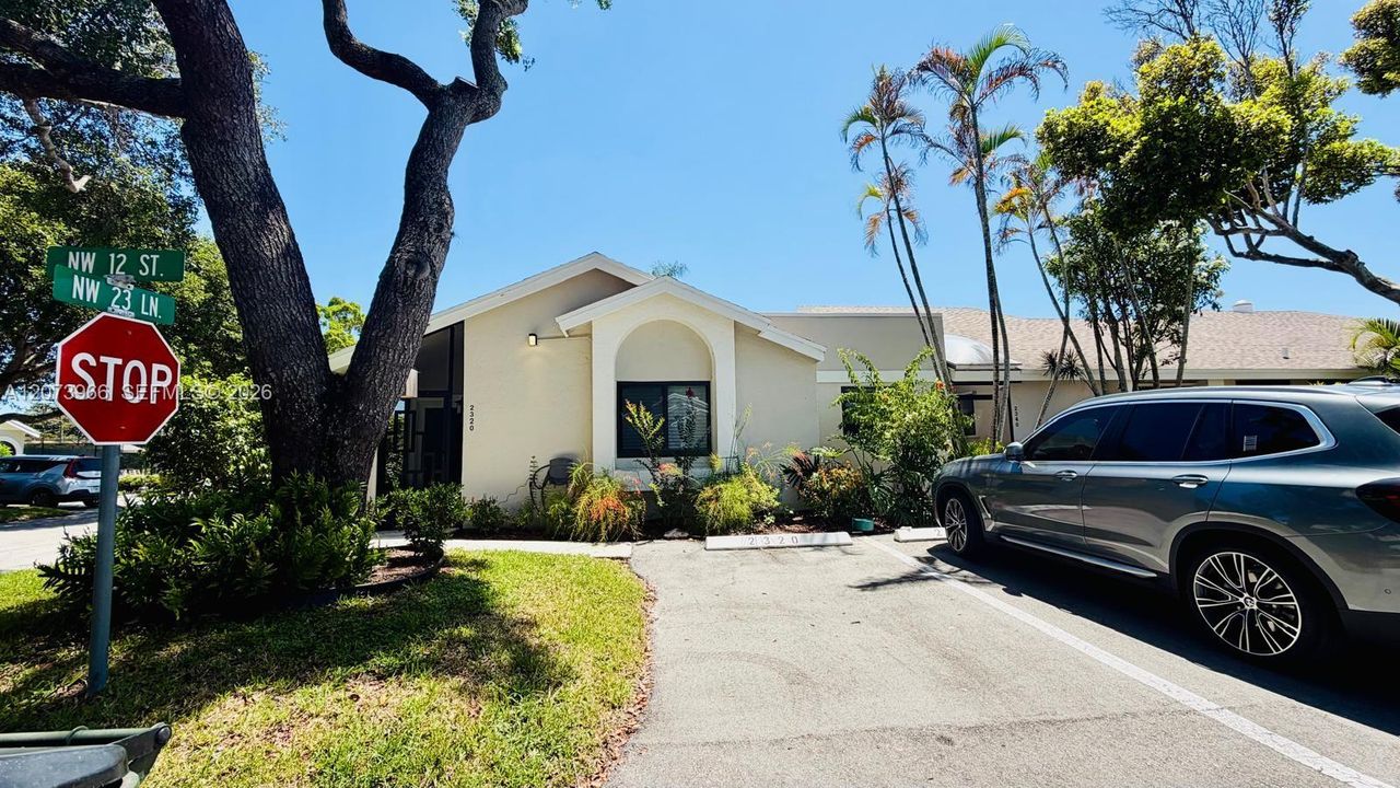 En Venta: $350,000 (2 camas, 2 baños, 1281 Pies cuadrados)