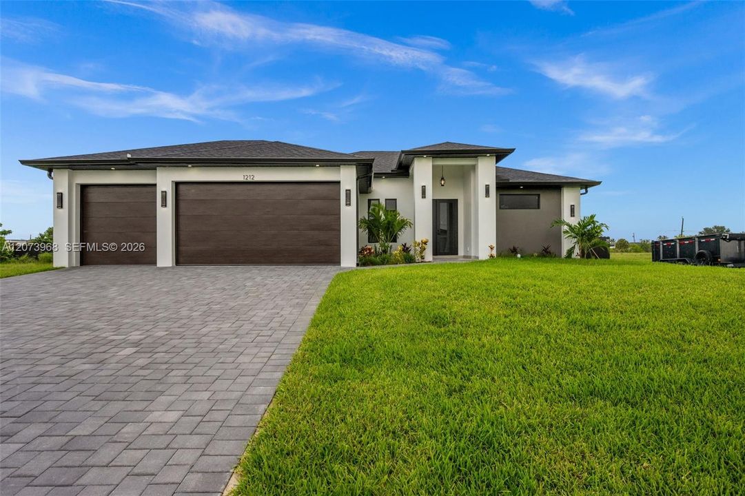 For Sale: $559,000 (4 beds, 3 baths, 1840 Square Feet)