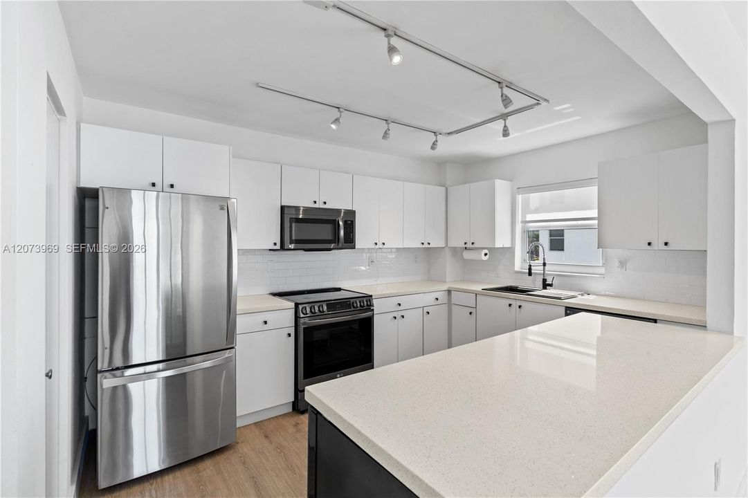 For Rent: $6,000 (2 beds, 2 baths, 1630 Square Feet)