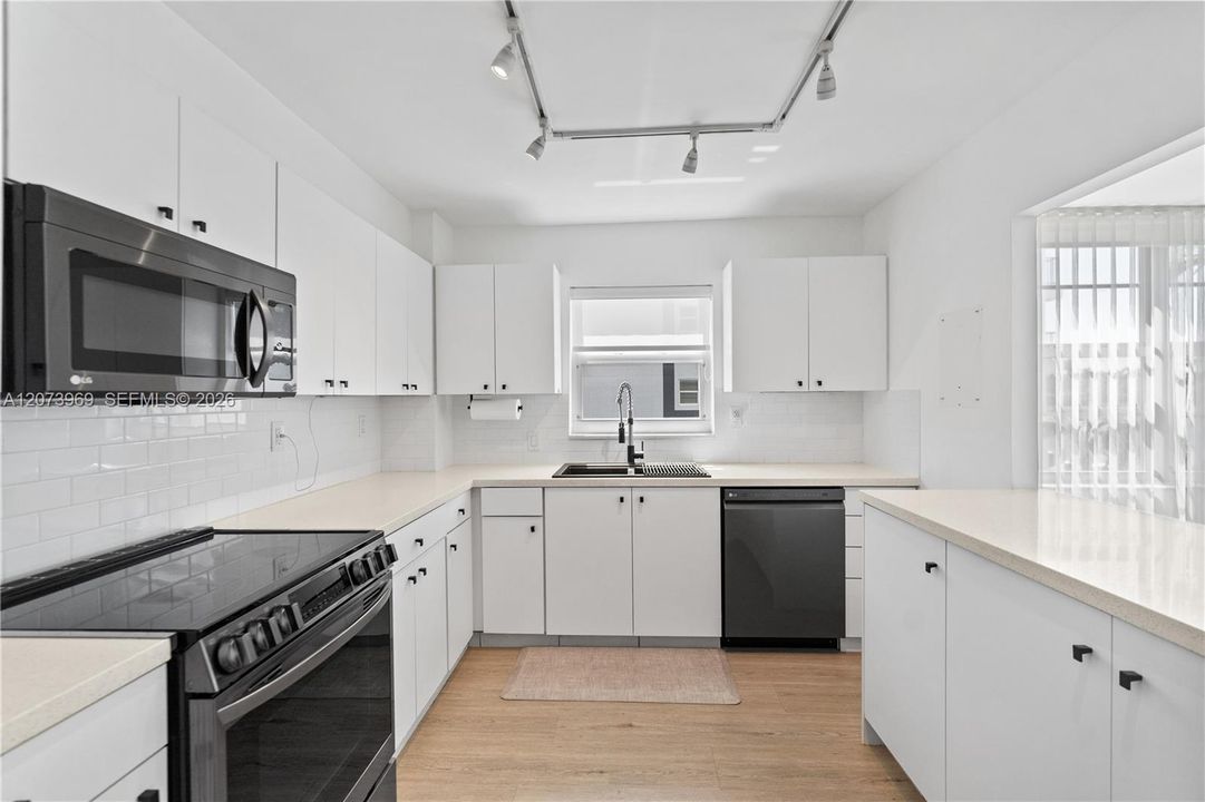 For Rent: $6,000 (2 beds, 2 baths, 1630 Square Feet)