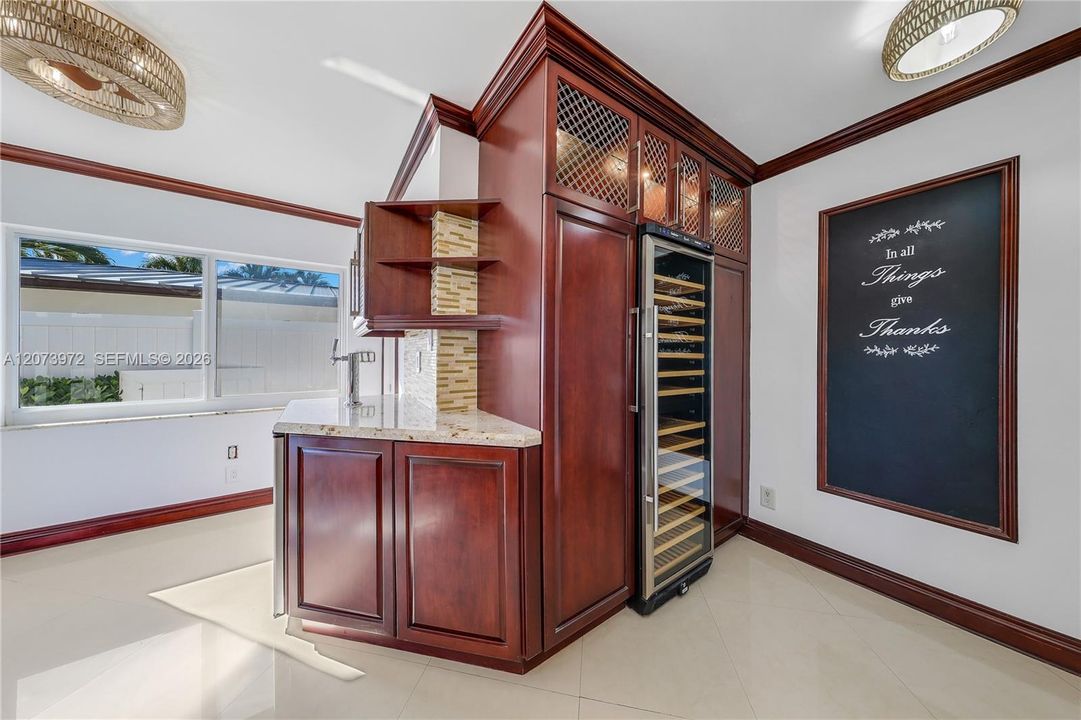 For Sale: $1,499,000 (3 beds, 3 baths, 1564 Square Feet)