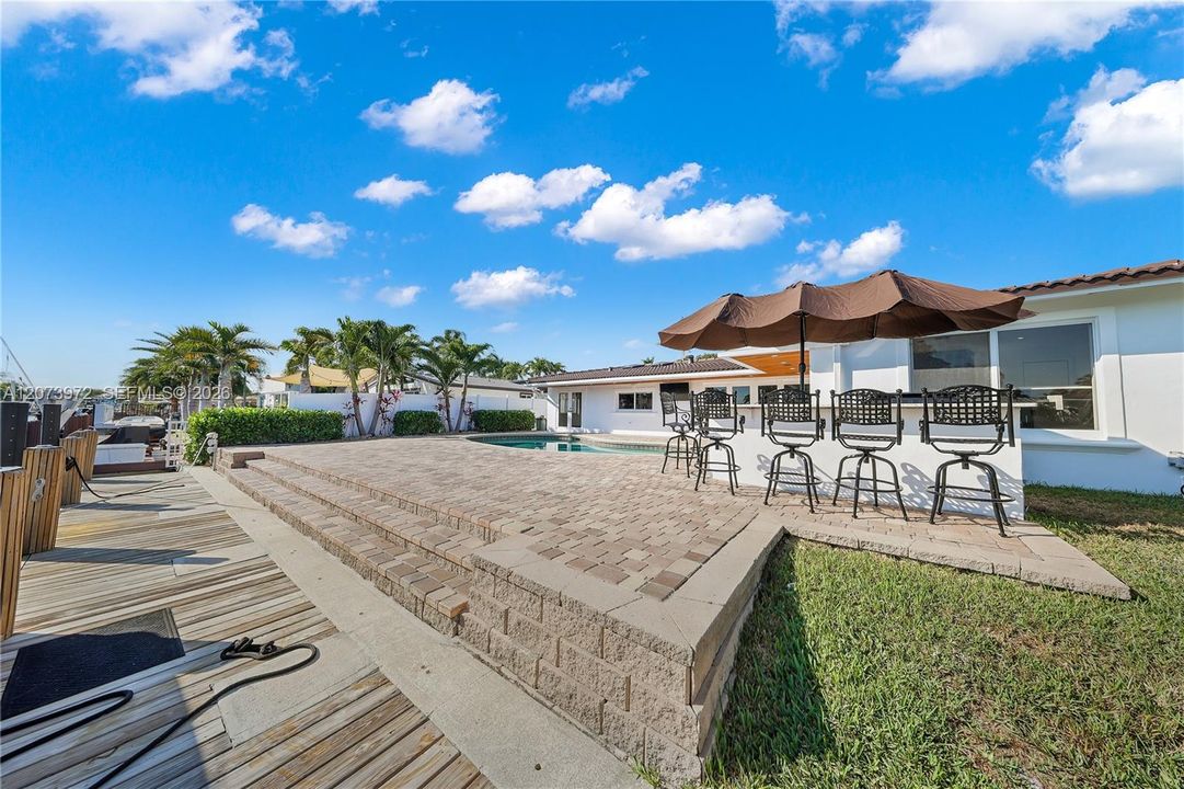 For Sale: $1,499,000 (3 beds, 3 baths, 1564 Square Feet)