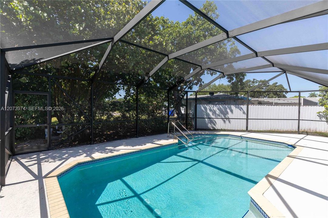 For Rent: $5,500 (5 beds, 2 baths, 2244 Square Feet)
