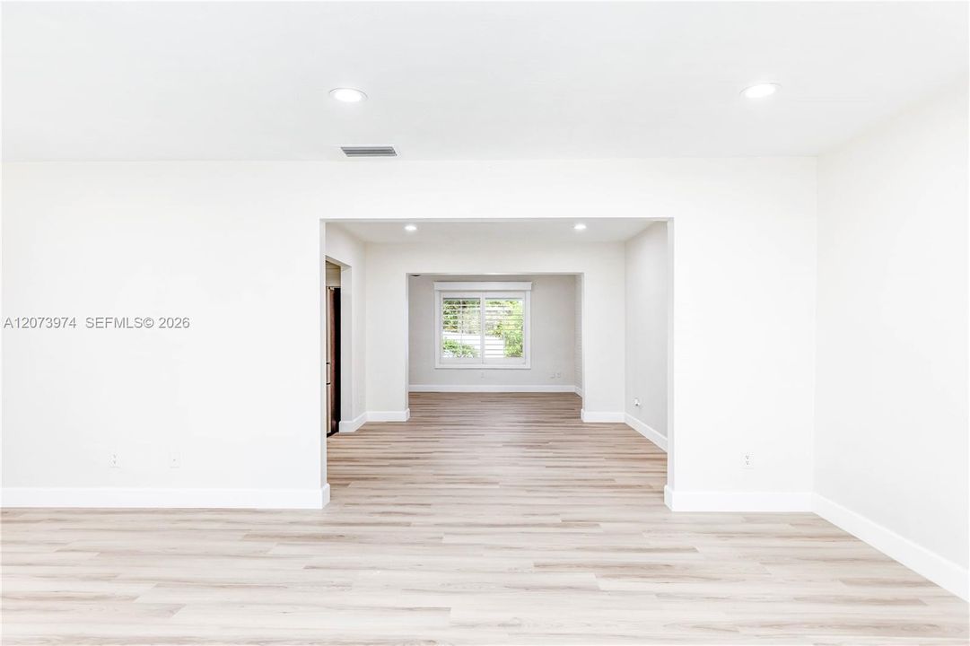 For Rent: $5,500 (5 beds, 2 baths, 2244 Square Feet)