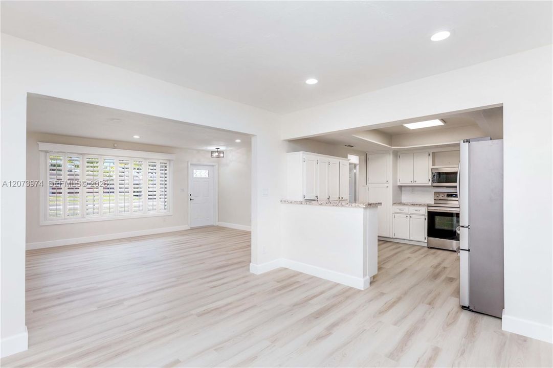 For Rent: $5,500 (5 beds, 2 baths, 2244 Square Feet)