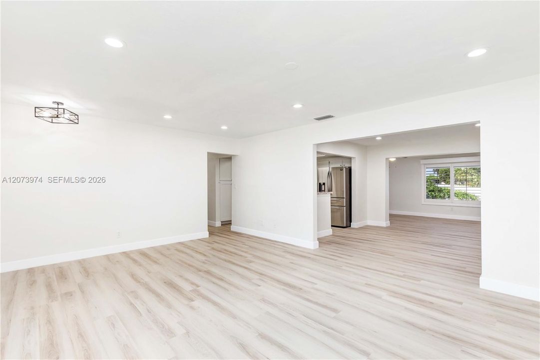 For Rent: $5,500 (5 beds, 2 baths, 2244 Square Feet)