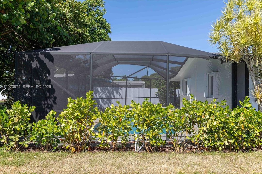 For Rent: $5,500 (5 beds, 2 baths, 2244 Square Feet)
