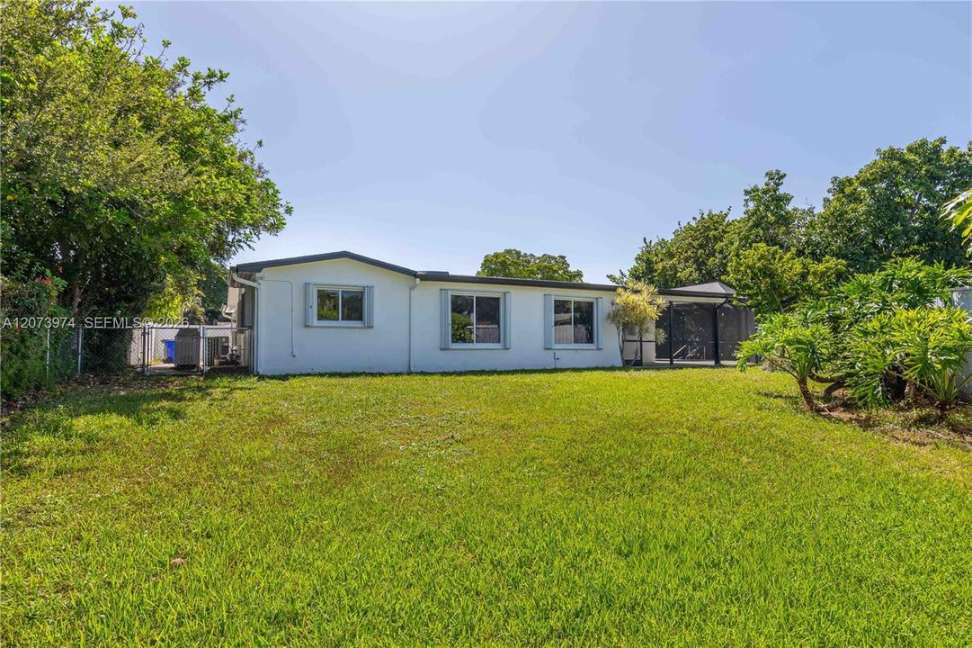 For Rent: $5,500 (5 beds, 2 baths, 2244 Square Feet)